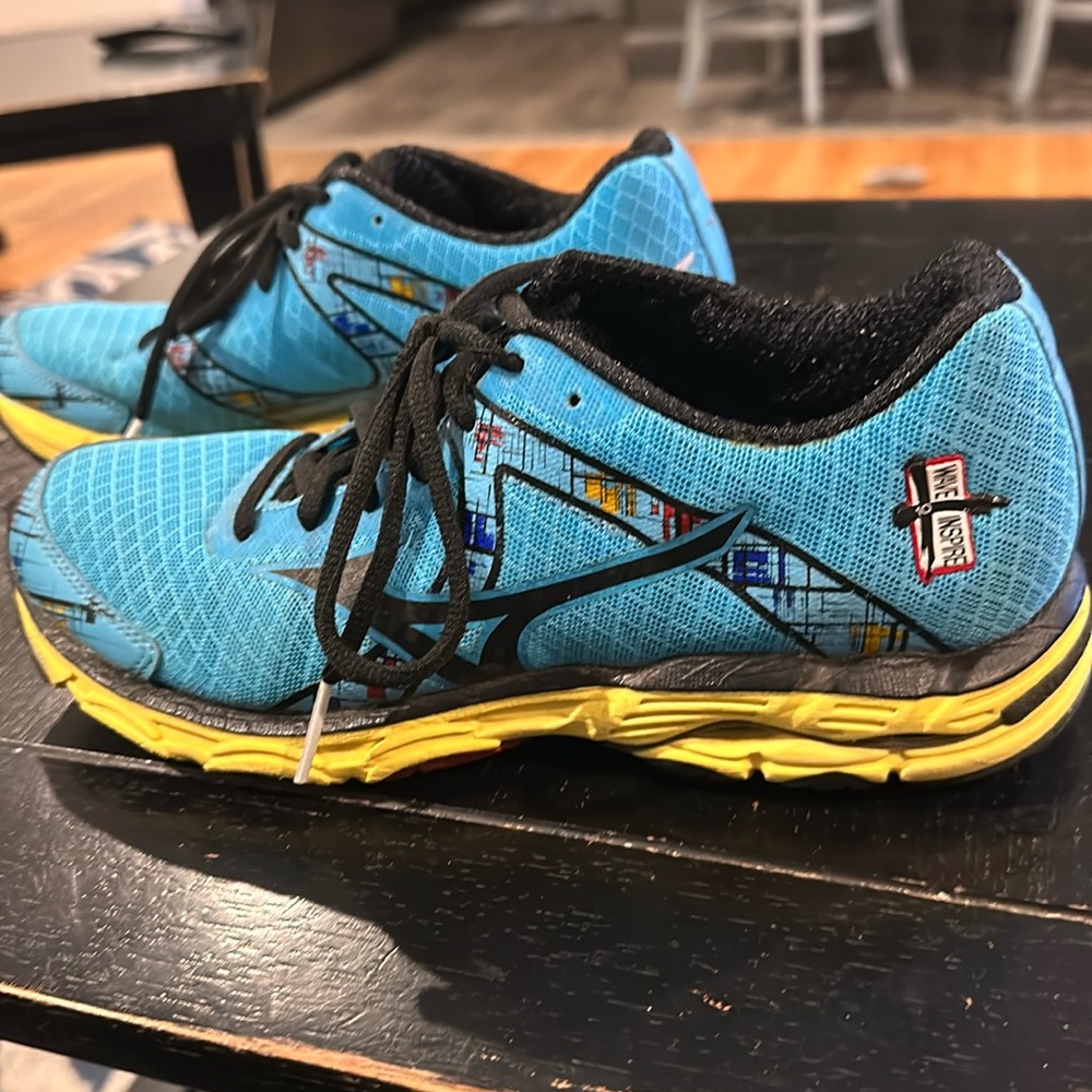 Mizuno wave inspire 10th anniversary